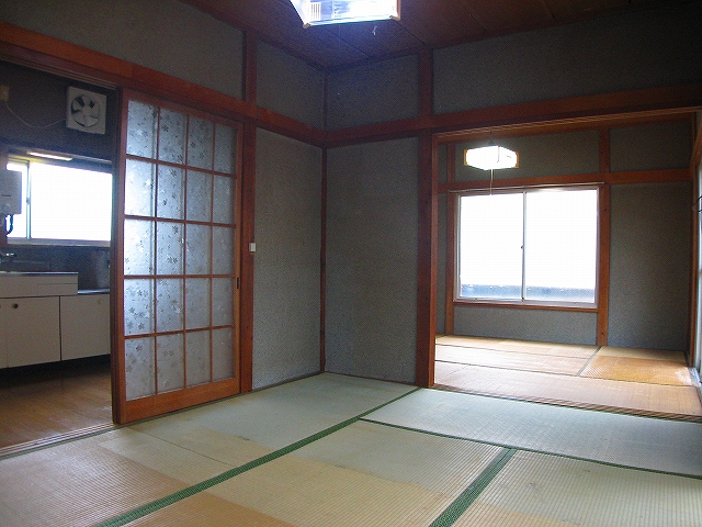 Other room space. Spacious Japanese-style room. 