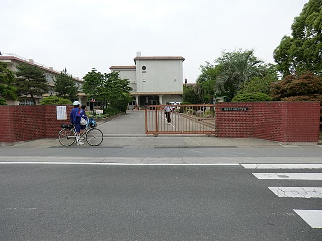 Junior high school. Kounosu Municipal Kounosu to North Junior High School 861m