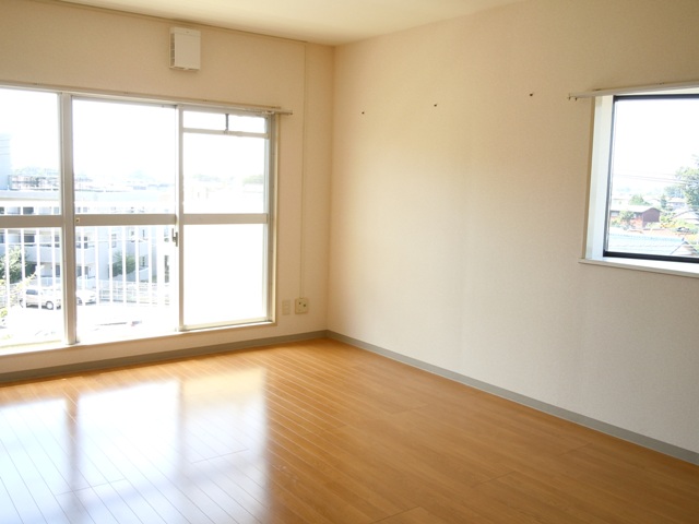 Living and room. Living room with a bay window Facing south in sunny