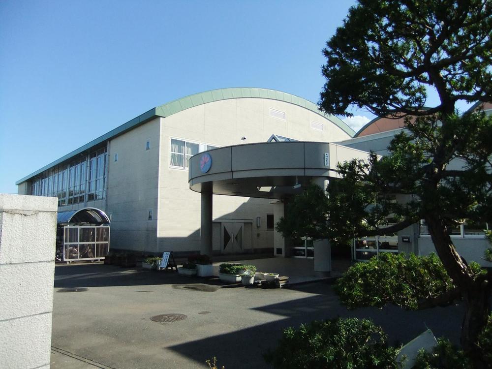 Primary school. Kounosu Municipal Kounosu the center to the elementary school 1064m