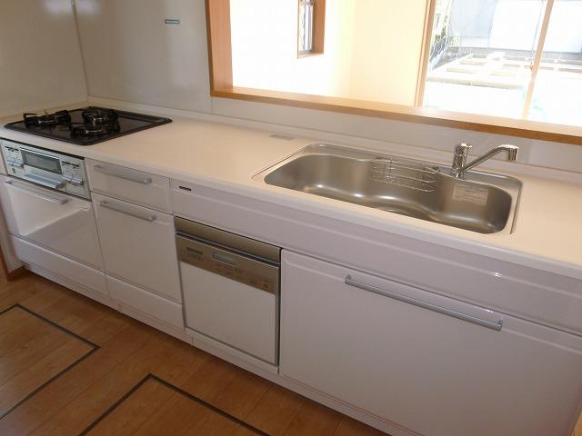 Same specifications photo (kitchen). High-quality enamel system kitchen of Building 2 Takara. Oil spot, Scratch, Resistant to moisture. Equipped popular dishwasher is standard