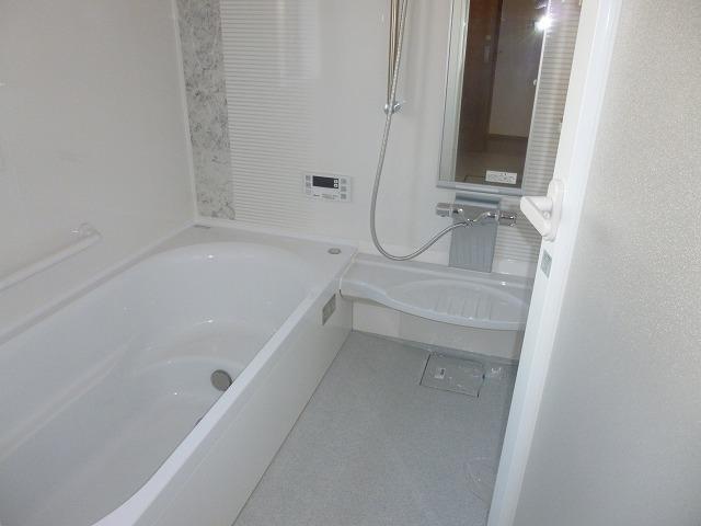 Same specifications photo (bathroom). Building 2 Bathroom also Takara high-grade enamel system bus. Easy also day-to-day care It is with a ventilation drying heating. 