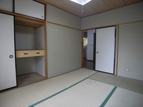 Living and room. Japanese-style room 6 quires