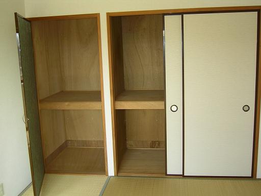 Other room space. It is a Japanese-style room storage.