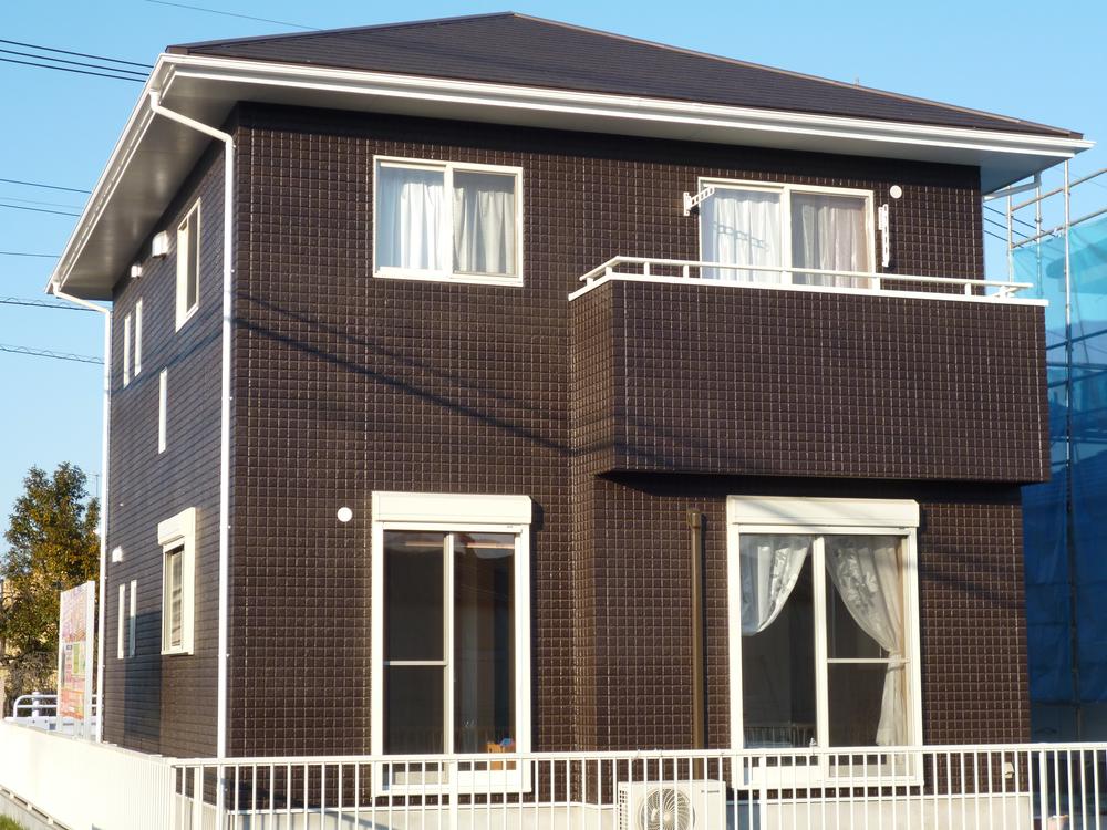 Local appearance photo. With spacious veranda! Day is also good.
