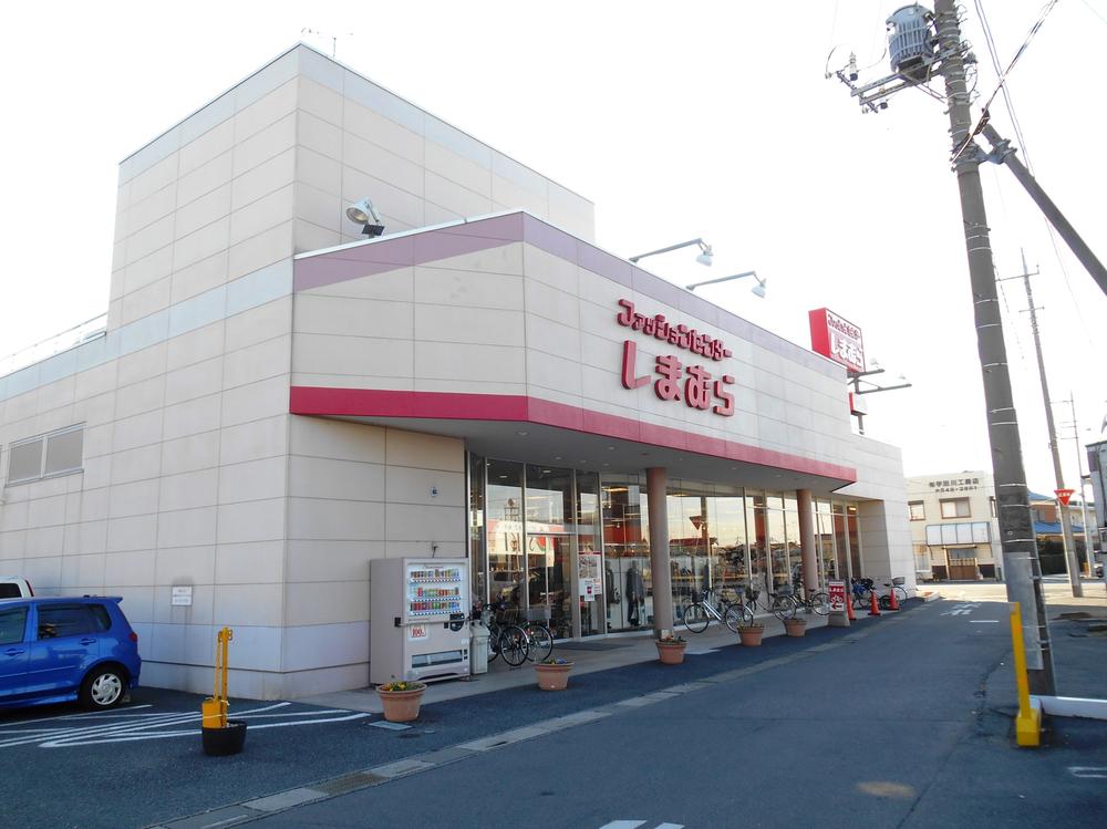 Shopping centre. 382m to the Fashion Center Shimamura Fukiage shop