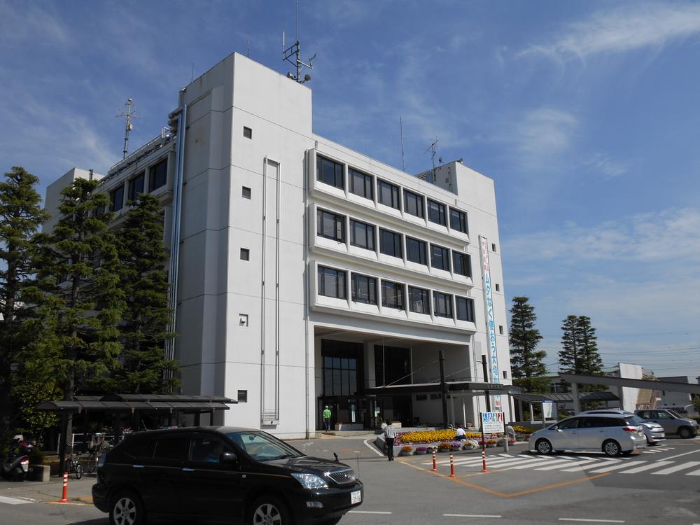 Government office. Kounosu 715m to City Hall