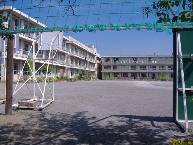 Primary school. 560m until Kounosu Municipal Akamidai first elementary school (elementary school)