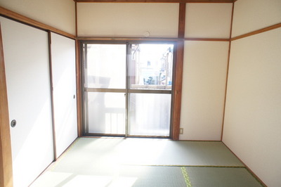 Living and room.  ☆ Sunny per second floor of the Japanese-style southeast facing balcony ☆