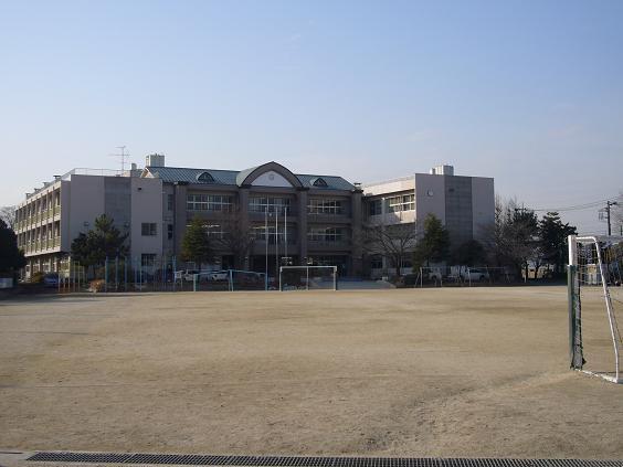 Primary school. 1200m until Sakurai Elementary School