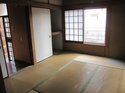 Living and room. First floor Japanese-style room 6 quires