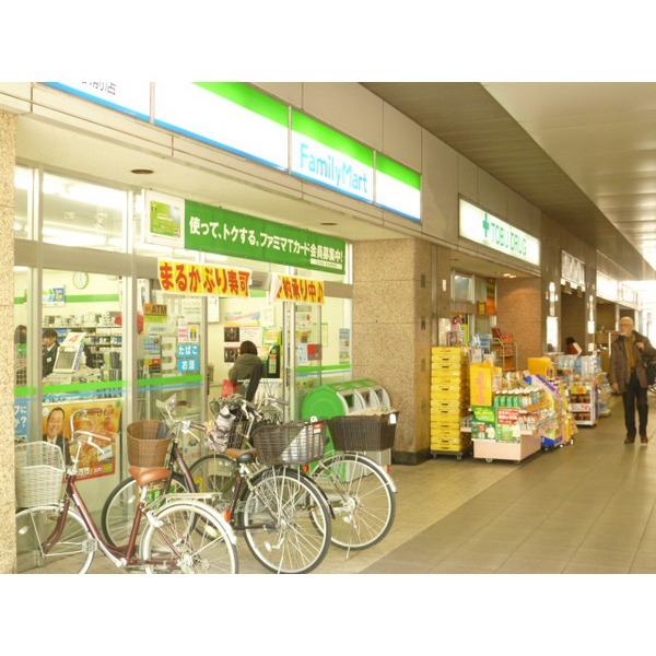 Convenience store. Three F Koshigaya City Hall Street store (convenience store) to 172m