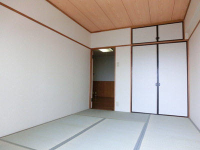 Living and room. Japanese-style room 6 quires