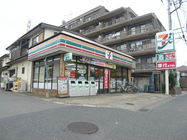 Convenience store. 268m to Seven-Eleven (convenience store)