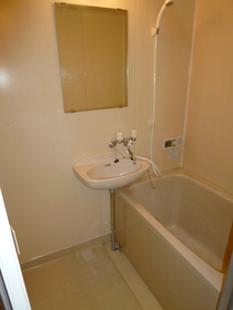 Bath. Bathroom (with additional heating)