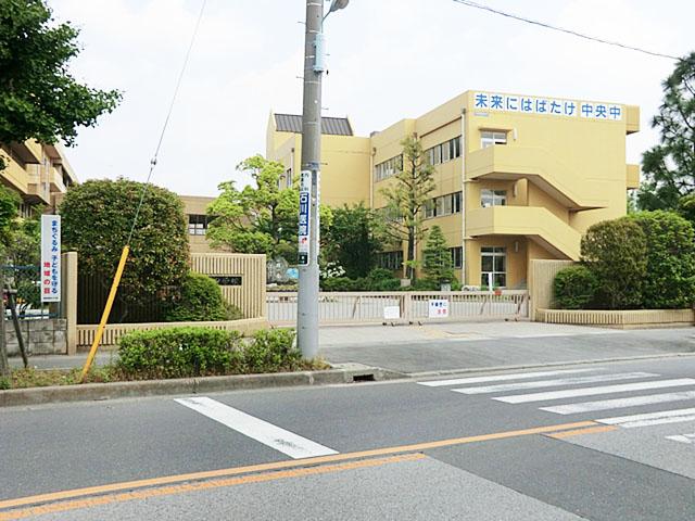 Junior high school. Koshigaya 400m to stand center junior high school