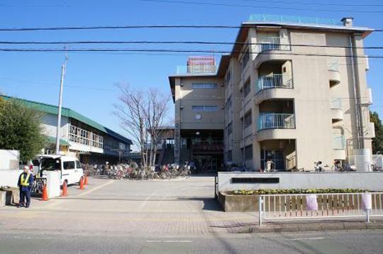Other. Senma stand elementary school 14 mins (about 1400m)