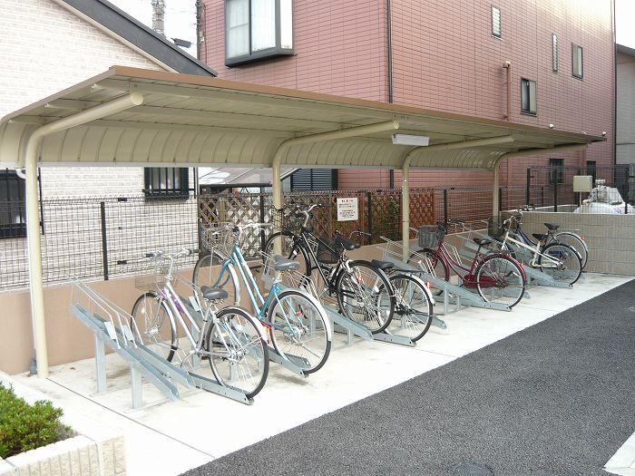 Other. 0m to bicycle parking lot (Other)