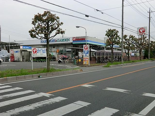 Home center. 978m until Komeri Co., Ltd. hard & Green Koshigaya shop