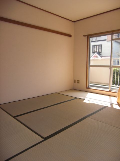 Living and room. Soothing tatami rooms. Spend a peaceful moment. 