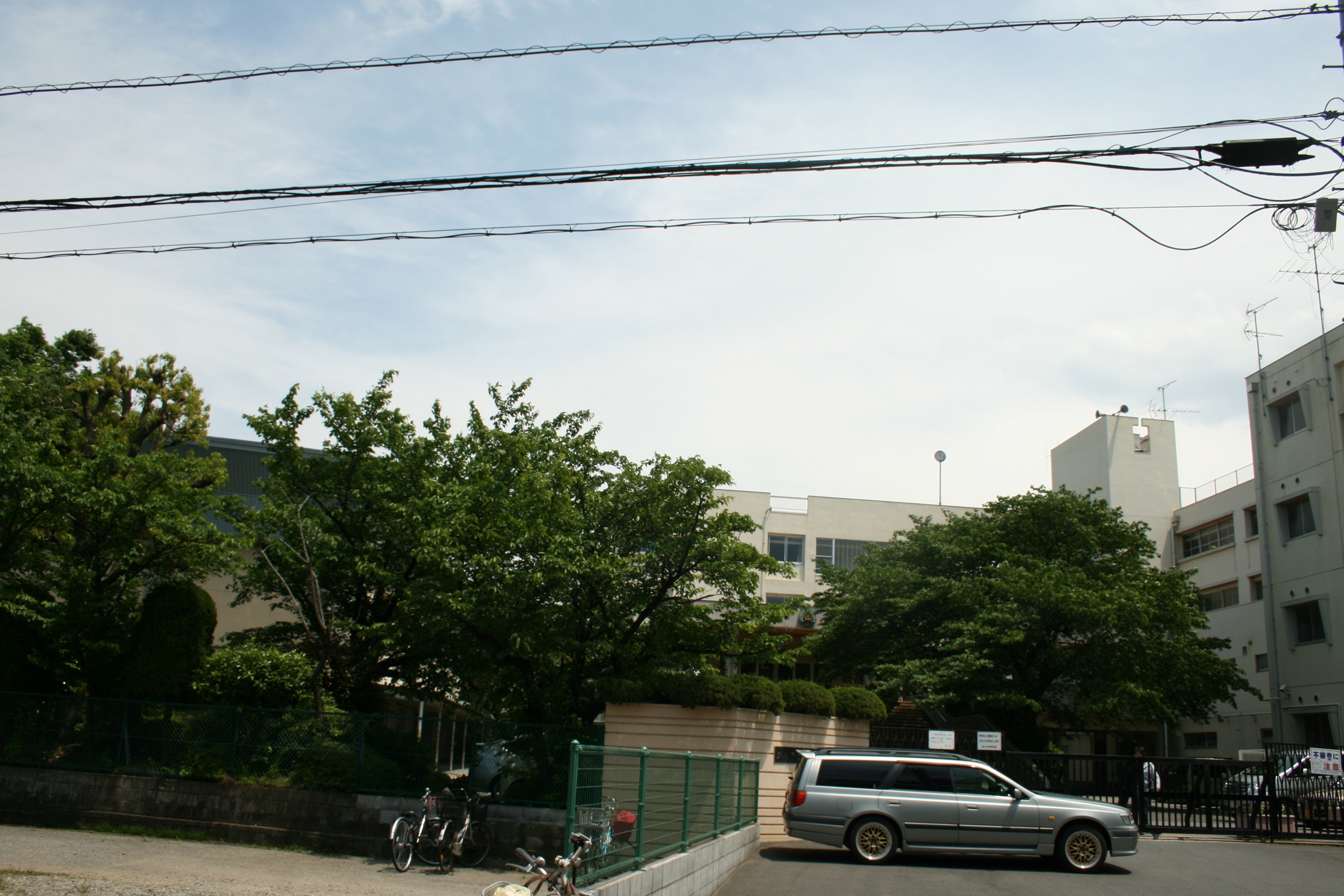 Junior high school. 600m until Koshigaya Municipal Fuji junior high school (junior high school)