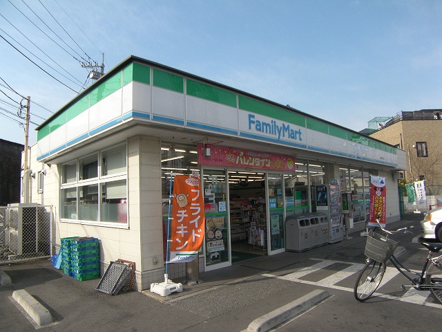 Convenience store. 331m to Family Mart (convenience store)