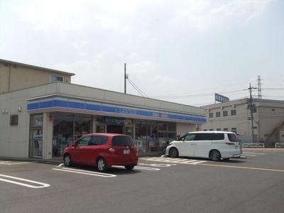 Convenience store. 20m to Lawson (convenience store)