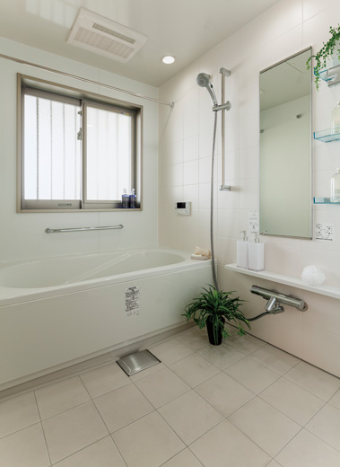 Bathing-wash room.  [Bathroom] Bathrooms, Super clean joint to prevent the occurrence of contamination of the adhesion and mold, such as soap scum, It adopted a thermo-floor to make it difficult feel the coldness of the sole.