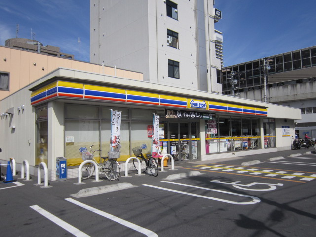 Convenience store. MINISTOP Koshigaya Station West Exit store up (convenience store) 38m