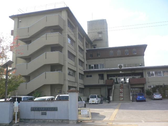 Junior high school. 1280m to large Sagami junior high school