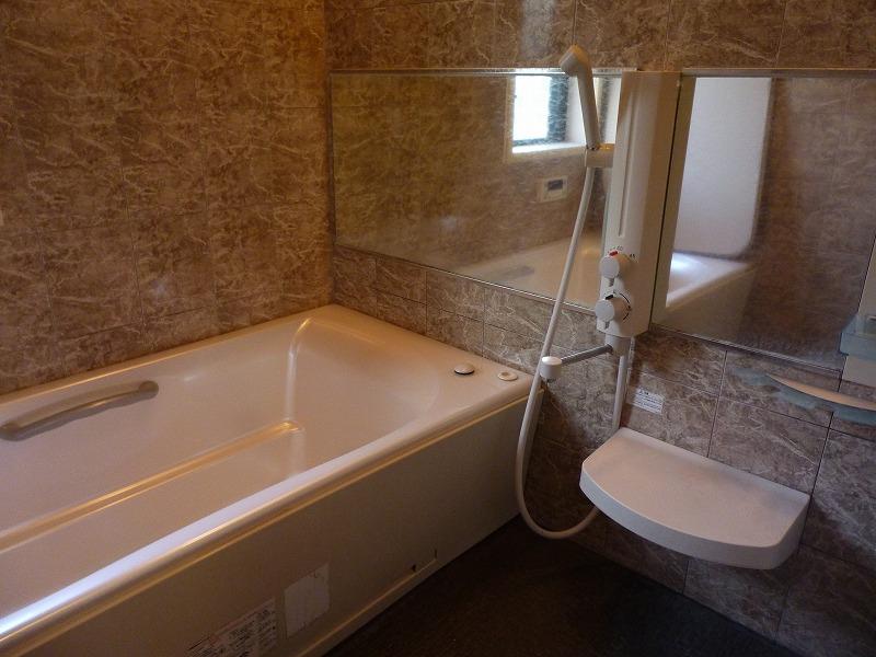 Bathroom. Indoor (11 May 2013) Shooting