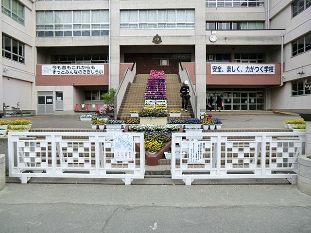Primary school. 1000m to Koshigaya Tatsusagi after elementary school