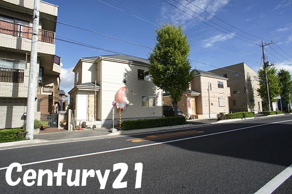 Local photos, including front road. 11 / 5 shooting