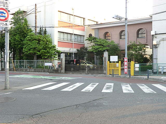 Primary school. Koshigaya City Ogishima to elementary school (elementary school) 1270m