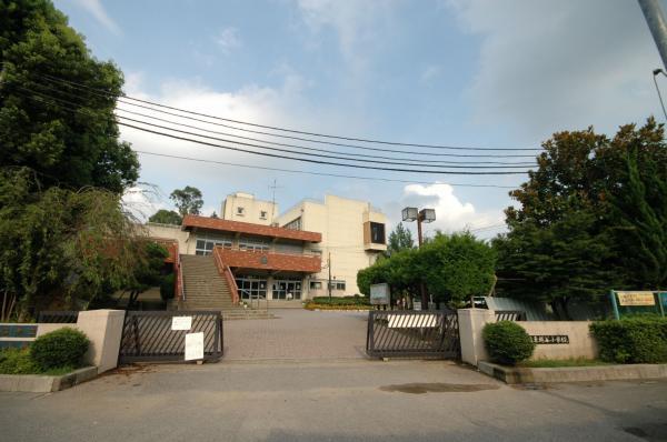 Primary school. Higashikoshigaya 300m up to elementary school