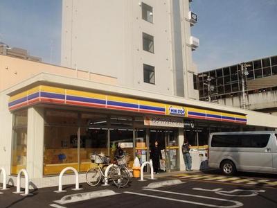 Convenience store. MINISTOP up (convenience store) 480m