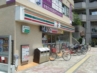 Convenience store. Seven-Eleven Gamo 50m to Station (convenience store)