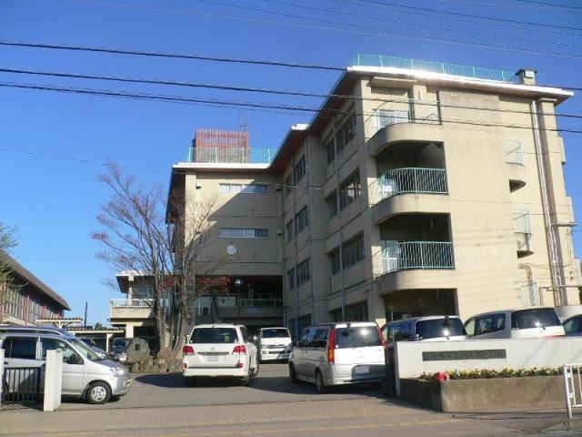 Primary school. 300m until Senma stand Small