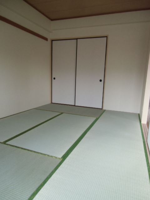 Living and room. Japanese-style room 7.5 quires ☆ Atmosphere of Japanese-style makes me soften the heart