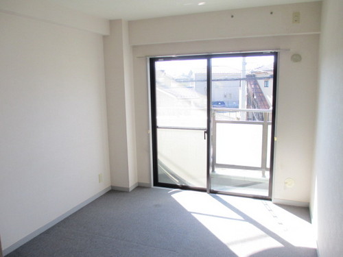 Other room space. Western-style (about 6.5 tatami mats)