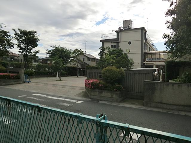 Primary school. Koshigaya Municipal Gamo 1000m up to elementary school
