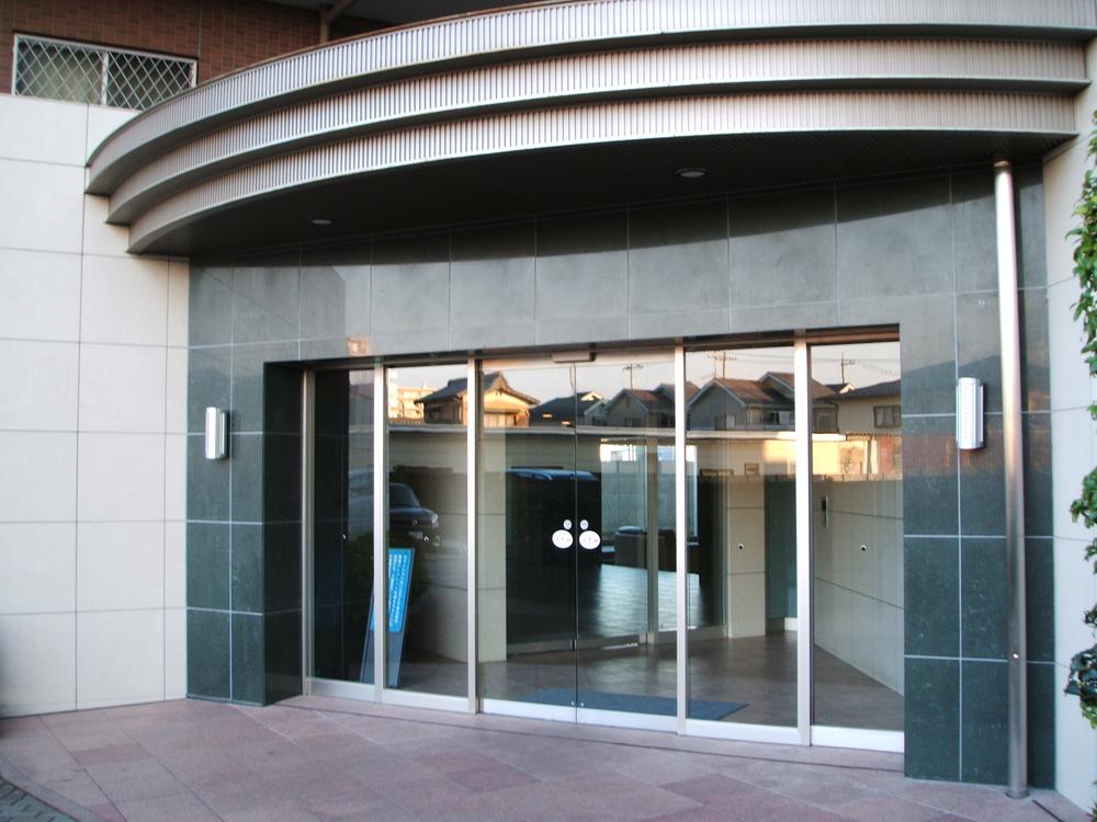 Entrance. Common areas