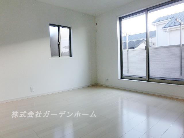 Non-living room. ■ Drenched light of the sun and Sansan, Bright Western-style ■