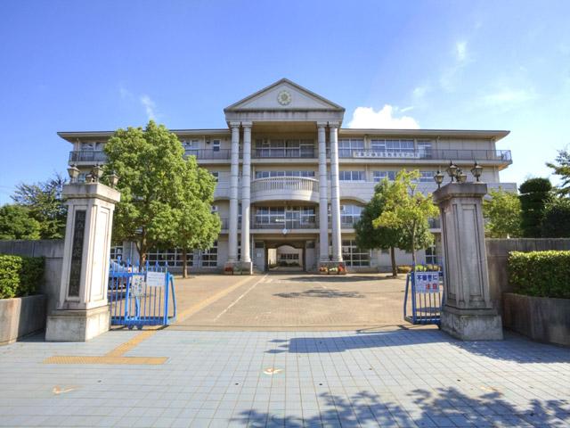 Primary school. Hanada to elementary school 960m
