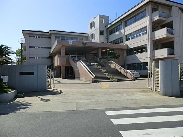 Primary school. Koshigaya Municipal large bag 700m to East Elementary School