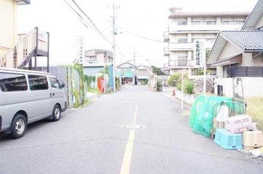 Local photos, including front road. Frontal road