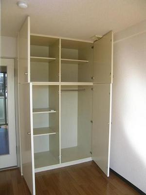 Receipt.  ☆ Height-adjustable storage ☆ Is also convenient there is a partition ☆ 