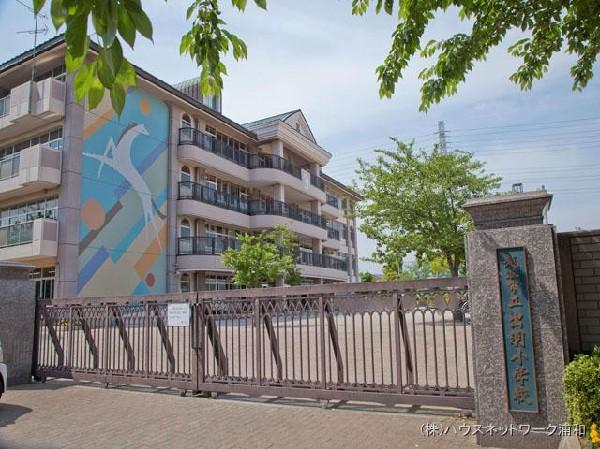 Primary school. Koshigaya Municipal Dewa to elementary school 390m