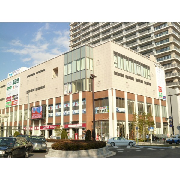 Supermarket. York Mart Koshigaya Red Mount store up to (super) 219m