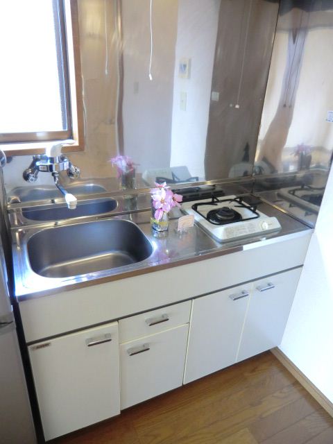 Kitchen. This stove kitchen ☆